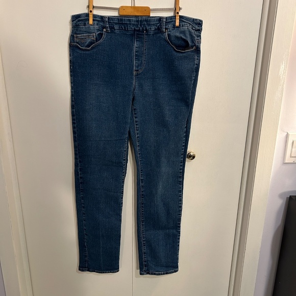 Women's Northern Reflections Size 14 Pull-On Comfort Waist Tapered Leg Jeans - Picture 9 of 11